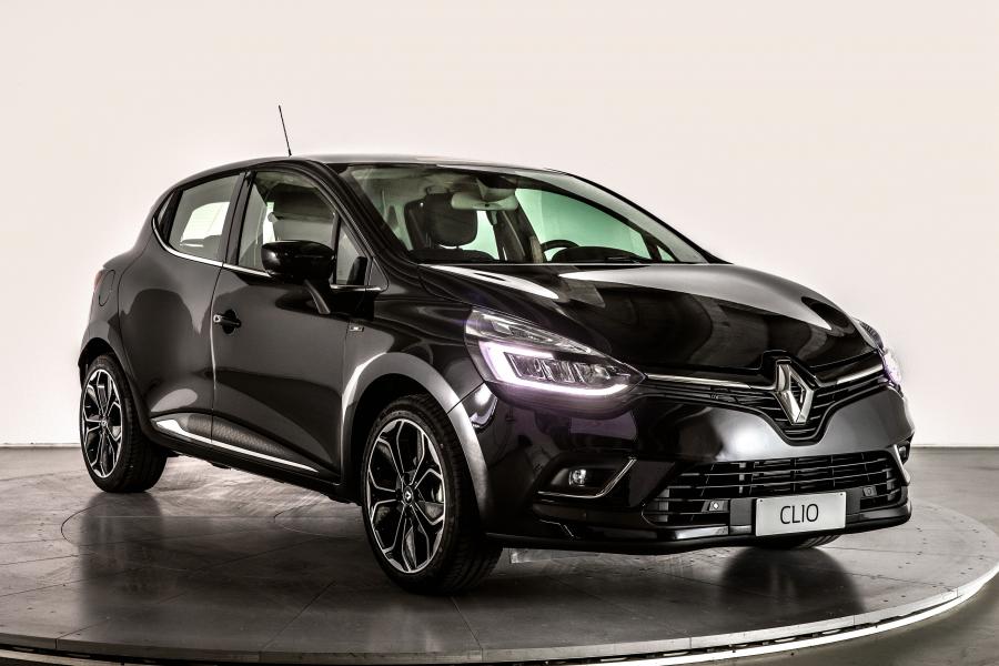  Renault Clio Moschino 2018 года  (фото 1 из 18)